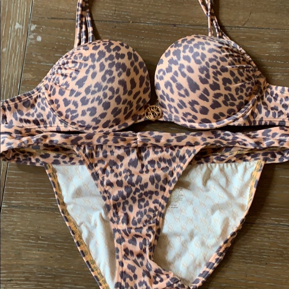 Victoria bombshell bikini